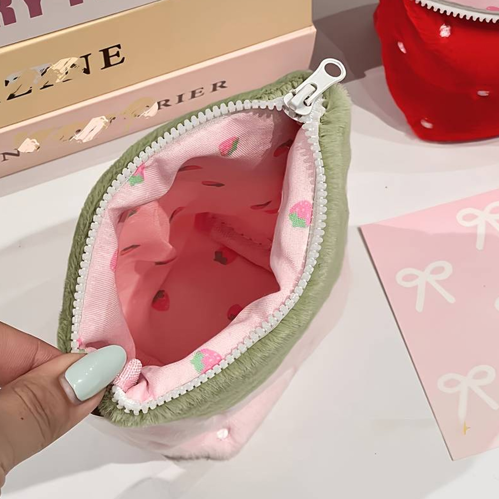 일본식 빈티지 딸기 모양 세로형 필통, 부드러운 플러시 - Stationery Office Supply Store 리뷰 및 가격